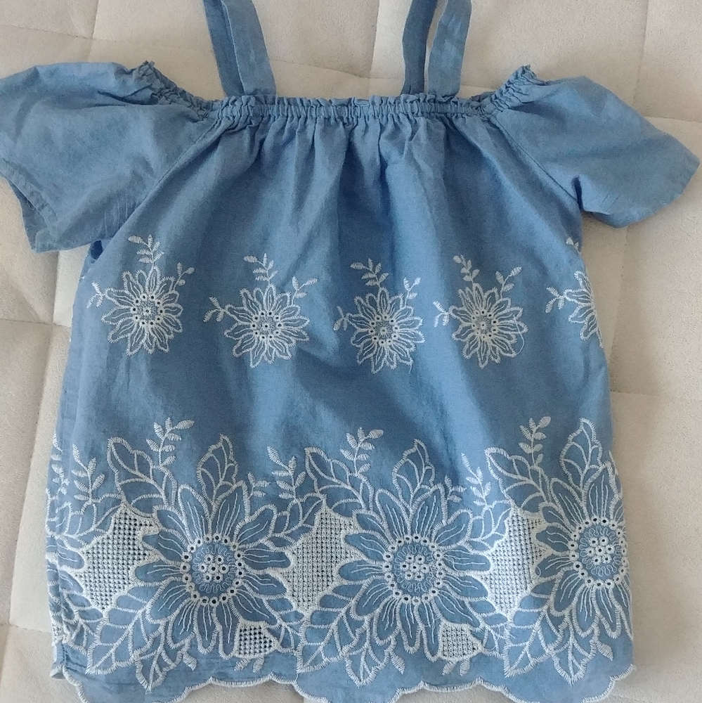 Girls off shoulders top.